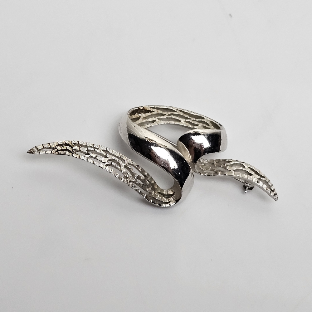 Vintage Signed Trifari Silver Tone Textured Ribbon Brooch Circa 1960s